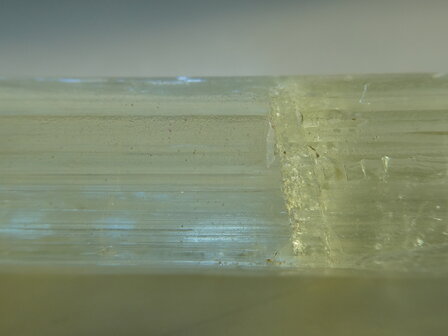 Beryllium houdend kristal