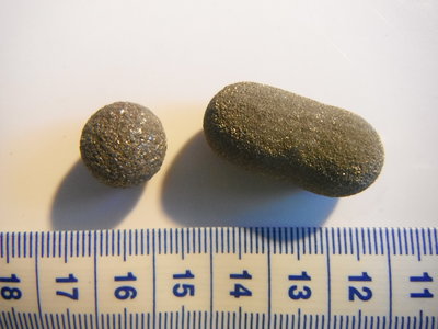 PYRIET KRISTAL AUSTRALIË. LOT 2 STUKS
