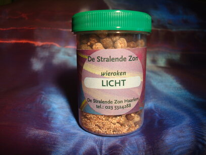 Licht Met de hand gemaakte natuurlijke wierook Licht Met de hand gemaakte natuurlijke wierook