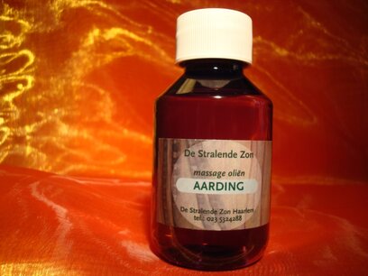 Aarding 100 cc met de hand gemaakte natuurlijke massage olie Aarding 100 cc met de hand gemaakte natuurlijke massage olie