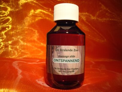 Ontspannend 100 cc met de hand gemaakte natuurlijke massage olie Ontspannend 100 cc met de hand gemaakte natuurlijke massage olie