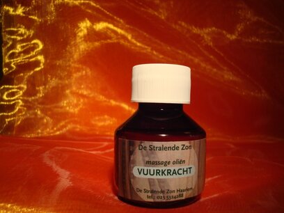 Vuurkracht 50 cc met de hand gemaakte natuurlijke massage olie Vuurkracht 50 cc met de hand gemaakte natuurlijke massage olie
